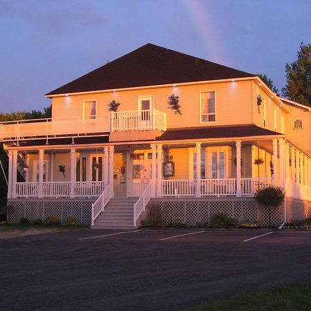 Hébertville Auberge Presbytere Mont Lac-Vert מראה חיצוני תמונה