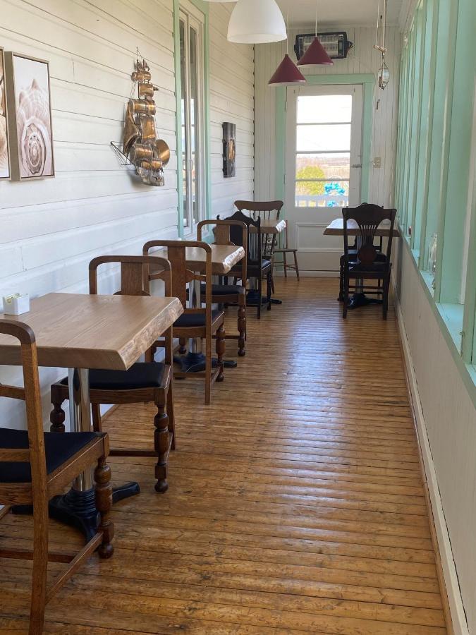 Hébertville Auberge Presbytere Mont Lac-Vert מראה חיצוני תמונה
