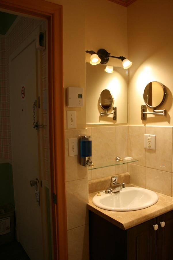 Hébertville Auberge Presbytere Mont Lac-Vert מראה חיצוני תמונה