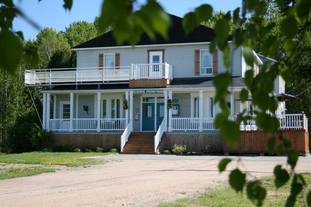 Hébertville Auberge Presbytere Mont Lac-Vert מראה חיצוני תמונה