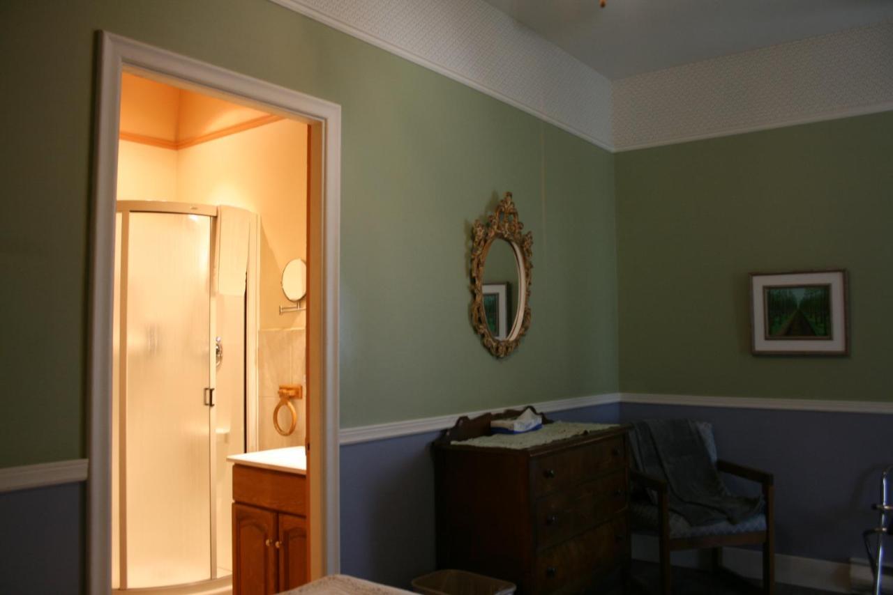 Hébertville Auberge Presbytere Mont Lac-Vert מראה חיצוני תמונה