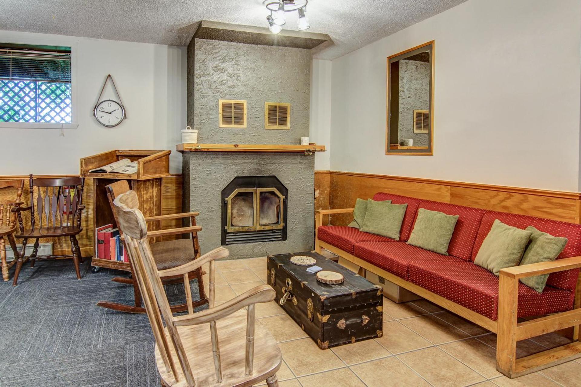 Hébertville Auberge Presbytere Mont Lac-Vert מראה חיצוני תמונה