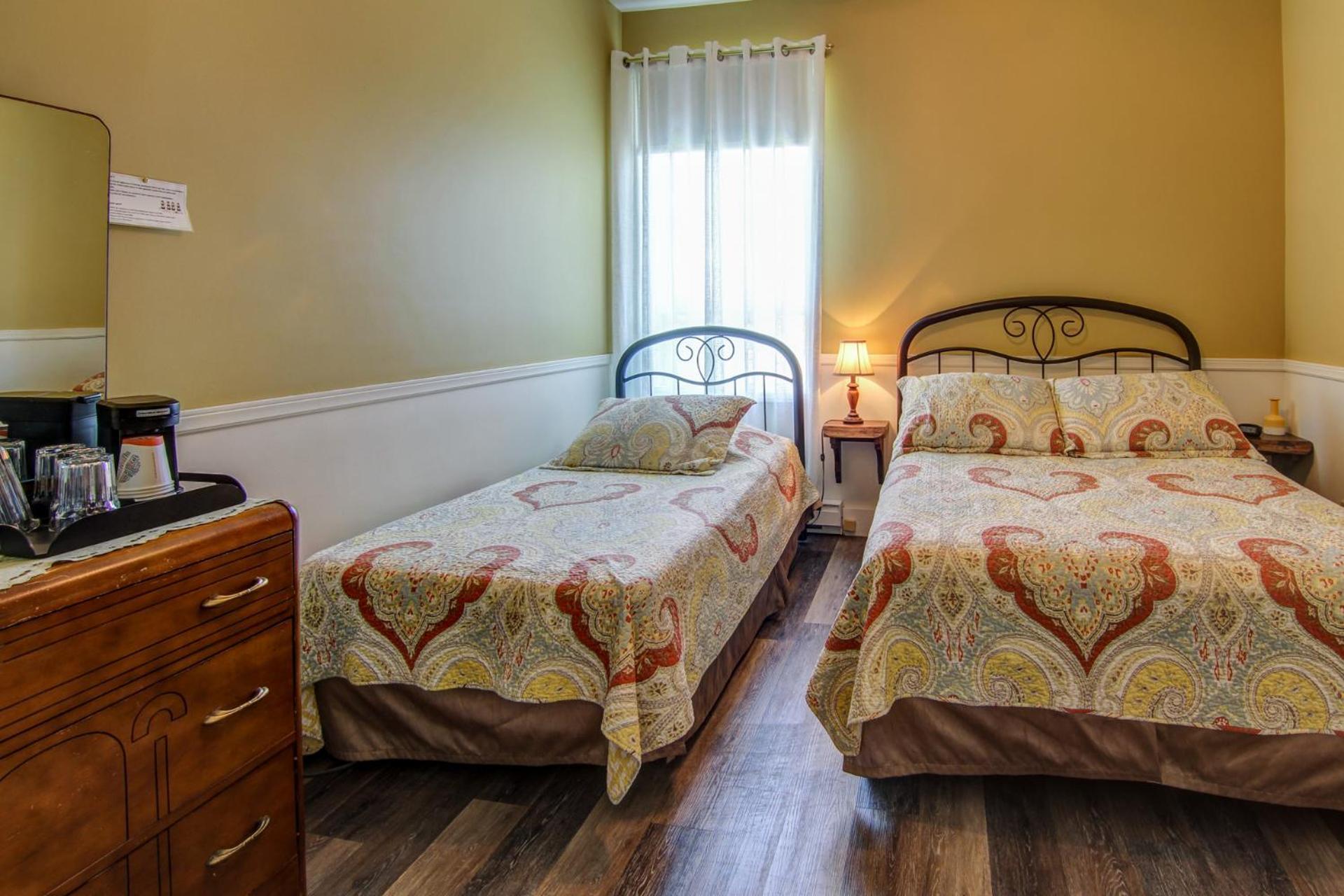 Hébertville Auberge Presbytere Mont Lac-Vert מראה חיצוני תמונה