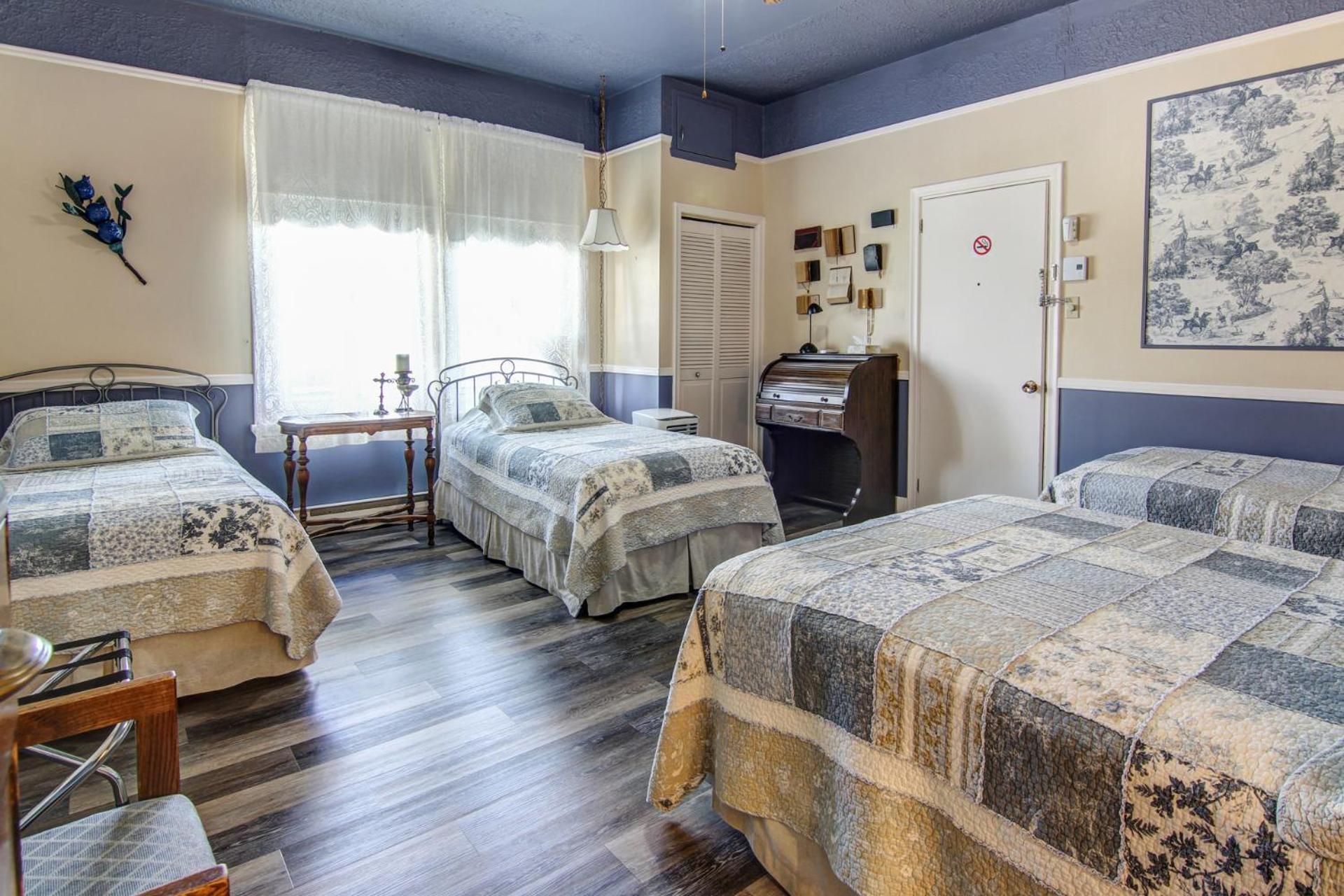 Hébertville Auberge Presbytere Mont Lac-Vert מראה חיצוני תמונה