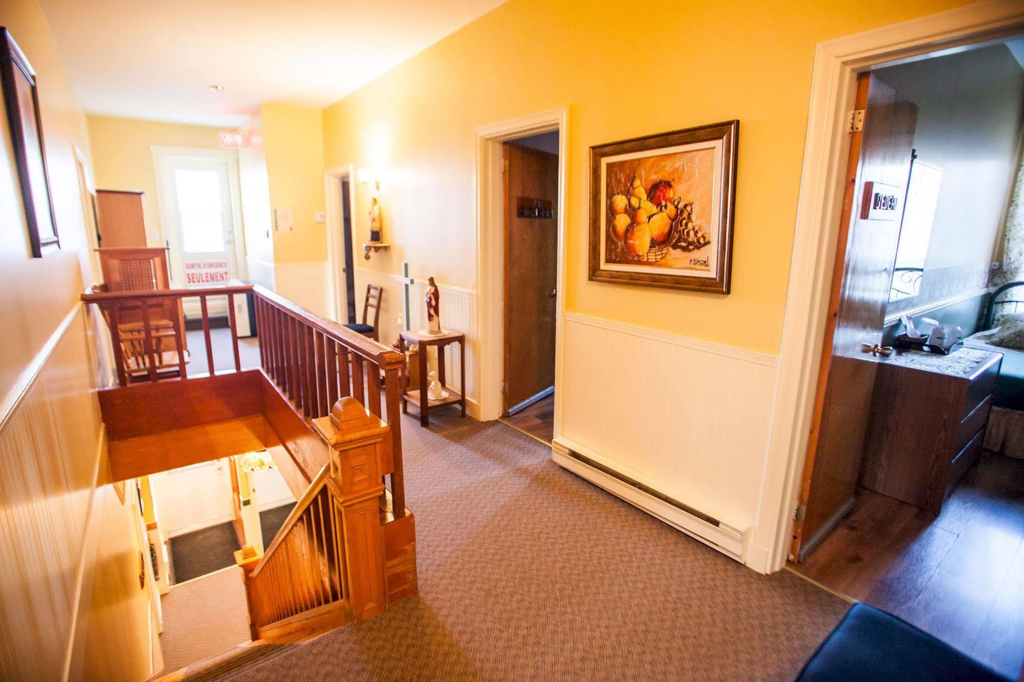 Hébertville Auberge Presbytere Mont Lac-Vert מראה חיצוני תמונה