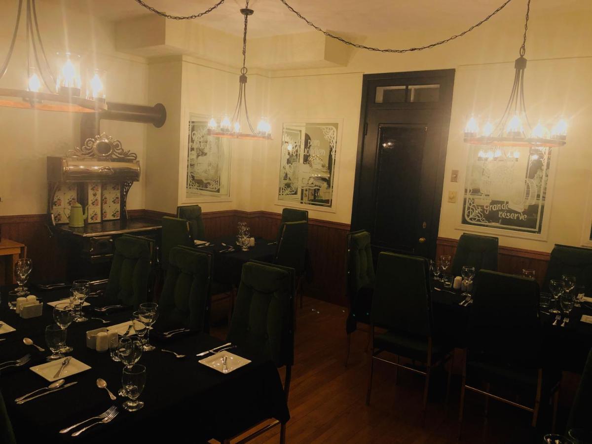 Hébertville Auberge Presbytere Mont Lac-Vert מראה חיצוני תמונה